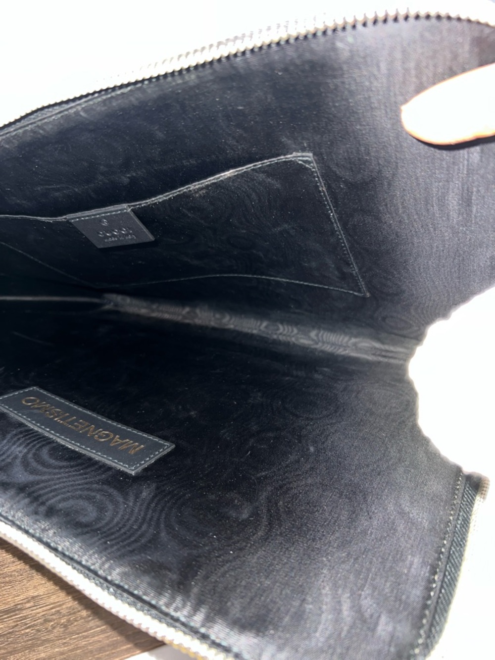 Guccy Magnetismo Black and Gold Zip Pouch - Picture 3 of 5